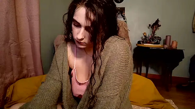 Snapshot of missclochette chatting on 07-21-26, 12:18 missclochette online show from 07-21-26, 12:18