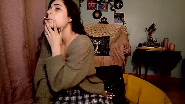 Snapshot of missclochette chatting on 07-23-26, 12:14 missclochette online show from 07-23-26, 12:14