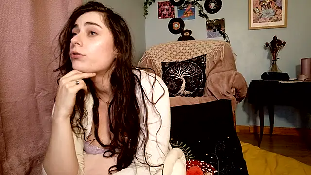 Snapshot of missclochette chatting on 07-28-26, 02:13 missclochette online show from 07-28-26, 02:13