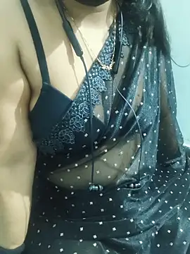 Snapshot of sweetylove01 chatting on 05-20-26, 06:47 sweetylove01 online show from 05-20-26, 06:47