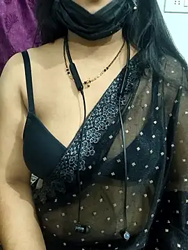 Snapshot of sweetylove01 chatting on 05-25-26, 05:41 sweetylove01 online show from 05-25-26, 05:41