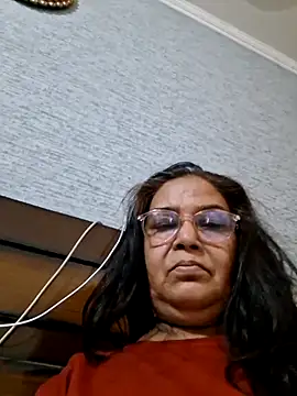 Shalini3456 online show from 04-27-26, 07:06