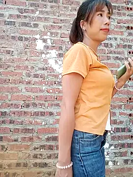 Elena Mia online show from 05-16-26, 12:29