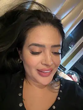 Snapshot of Sara_fun chatting on 01-15-25, 04:32 Sara fun online show from 01-15-25, 04:32