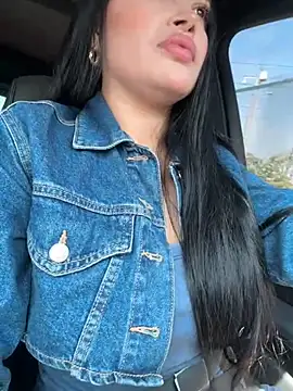 Snapshot of Sara_fun chatting on 01-16-25, 03:56 Sara fun online show from 01-16-25, 03:56