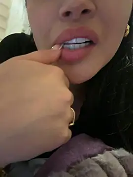 Snapshot of Sara_fun chatting on 02-28-25, 06:20 Sara fun online show from 02-28-25, 06:20