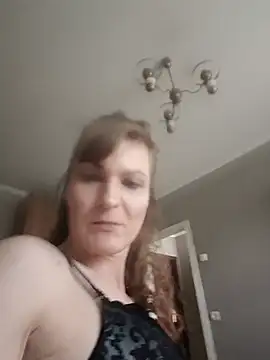 Snapshot of AnnieNet chatting on 05-27-26, 12:24 AnnieNet online show from 05-27-26, 12:24