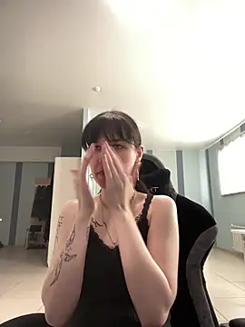 Snapshot of xo_Spirit chatting on 04-28-26, 01:27 xo Spirit online show from 04-28-26, 01:27
