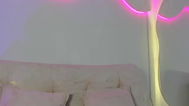 VenusBlazzer online show from 05-05-26, 01:41