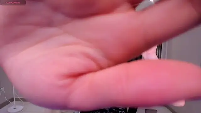 Snapshot of PaulineSanz chatting on 05-16-26, 07:23 PaulineSanz online show from 05-16-26, 07:23