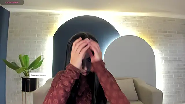 Snapshot of PaulineSanz chatting on 05-18-26, 06:58 PaulineSanz online show from 05-18-26, 06:58