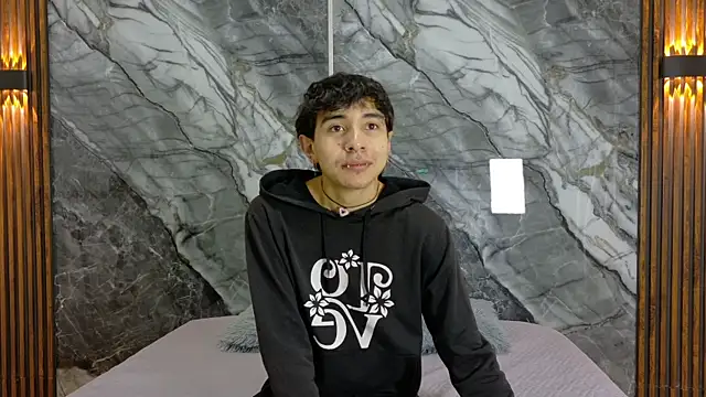 NoahWalker   online show from 05-14-26, 11:17