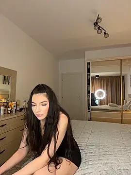 Snapshot of CandyElla_ chatting on 05-17-26, 07:21 CandyElla online show from 05-17-26, 07:21