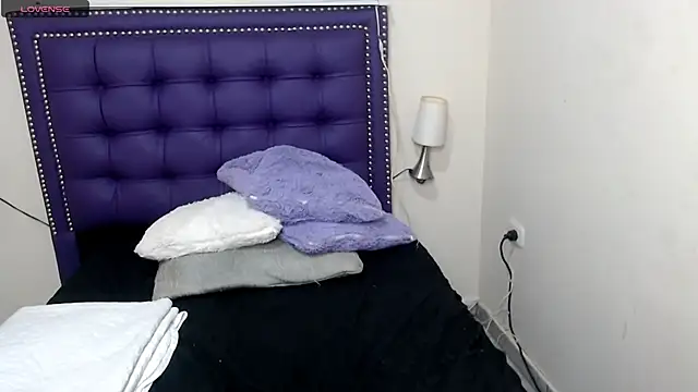 Snapshot of lunadreadd chatting on 04-26-26, 10:40 lunadreadd online show from 04-26-26, 10:40