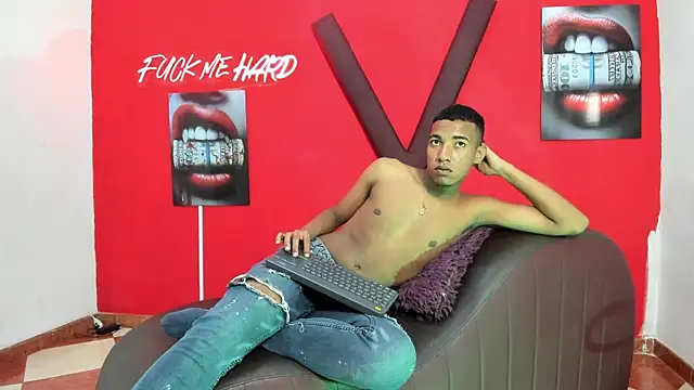 BLACK BOYS1 online show from 04-21-26, 02:51