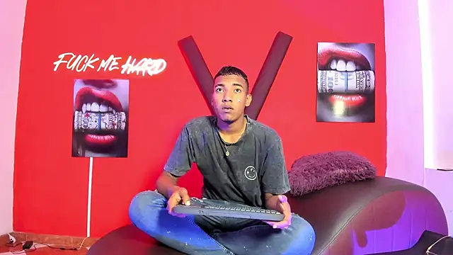 BLACK BOYS1 online show from 04-22-26, 01:30