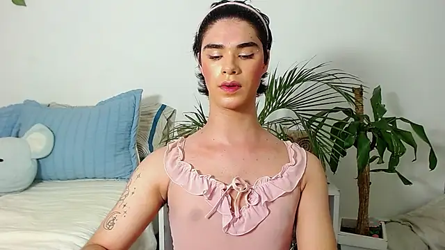 Snapshot of Rosseta_cute1 chatting on 05-15-26, 01:56 Rosseta cute1 online show from 05-15-26, 01:56