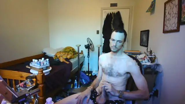 Snapshot of JohnnyMoves chatting on 07-21-26, 10:23 JohnnyMoves online show from 07-21-26, 10:23