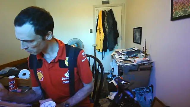 Snapshot of JohnnyMoves chatting on 08-04-26, 10:45 JohnnyMoves online show from 08-04-26, 10:45