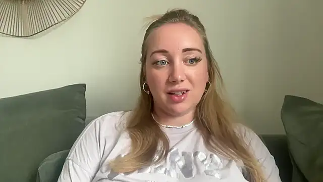 arielsweetieee online show from 07-15-26, 08:41