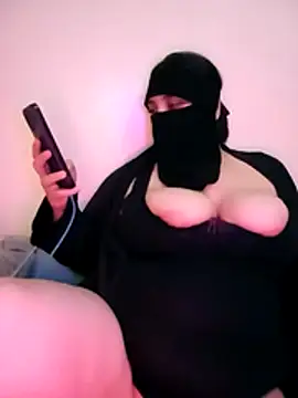 Snapshot of Meryem_sexyy chatting on 07-27-26, 01:45 Meryem sexyy online show from 07-27-26, 01:45