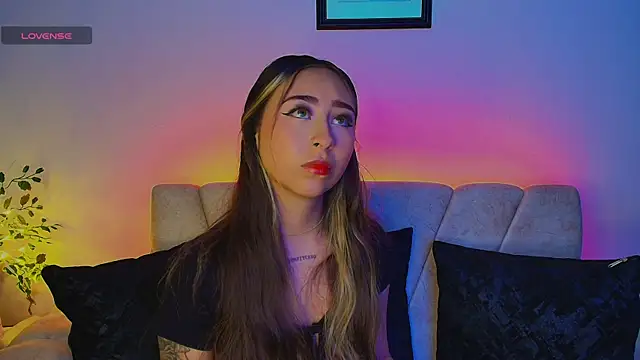 Cloe martinezz  online show from 05-13-26, 10:17