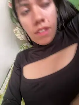 Snapshot of drea-an chatting on 05-20-26, 06:03 drea-an online show from 05-20-26, 06:03
