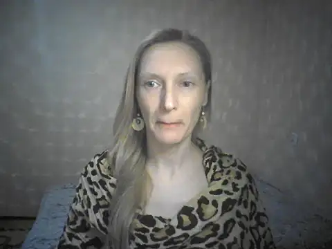 Snapshot of LunaBelle8 chatting on 04-22-26, 05:25 LunaBelle8 online show from 04-22-26, 05:25