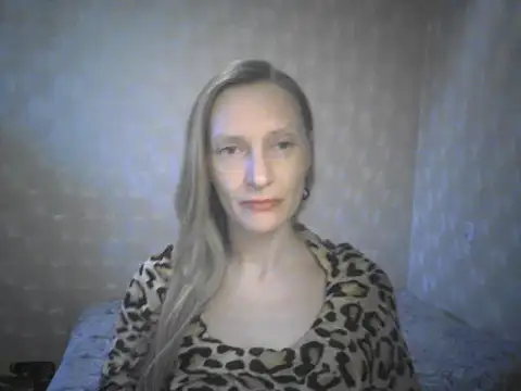 Snapshot of LunaBelle8 chatting on 04-23-26, 05:15 LunaBelle8 online show from 04-23-26, 05:15