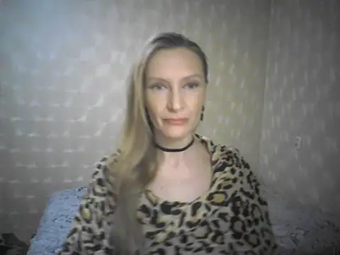 Snapshot of LunaBelle8 chatting on 04-25-26, 05:43 LunaBelle8 online show from 04-25-26, 05:43