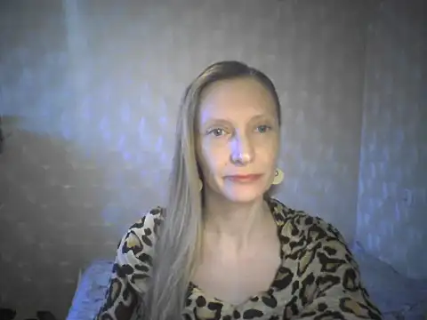 Snapshot of LunaBelle8 chatting on 04-27-26, 05:11 LunaBelle8 online show from 04-27-26, 05:11