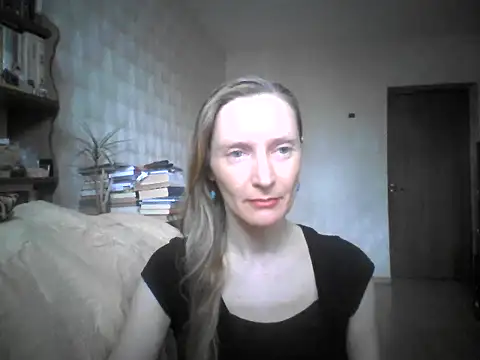 Snapshot of LunaBelle8 chatting on 05-05-26, 12:24 LunaBelle8 online show from 05-05-26, 12:24