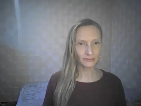 Snapshot of LunaBelle8 chatting on 05-12-26, 04:59 LunaBelle8 online show from 05-12-26, 04:59