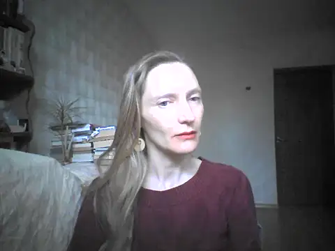 Snapshot of LunaBelle8 chatting on 05-13-26, 02:03 LunaBelle8 online show from 05-13-26, 02:03