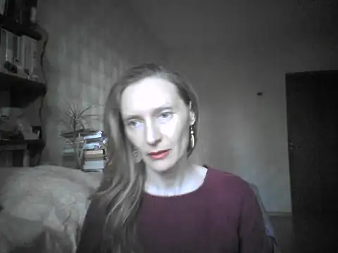 Snapshot of LunaBelle8 chatting on 05-15-26, 04:58 LunaBelle8 online show from 05-15-26, 04:58