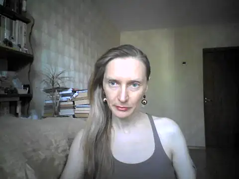 Snapshot of LunaBelle8 chatting on 05-17-26, 02:46 LunaBelle8 online show from 05-17-26, 02:46