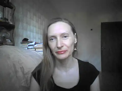 Snapshot of LunaBelle8 chatting on 06-02-26, 04:31 LunaBelle8 online show from 06-02-26, 04:31