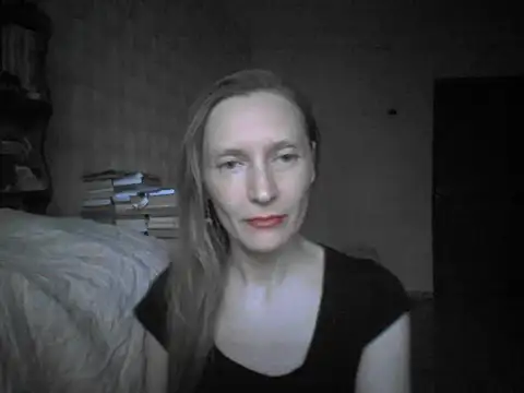 Snapshot of LunaBelle8 chatting on 06-04-26, 05:52 LunaBelle8 online show from 06-04-26, 05:52