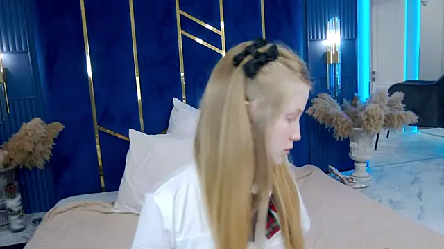 LilianHowards online show from 04-19-26, 09:19