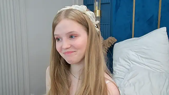 LilianHowards online show from 06-12-26, 10:58