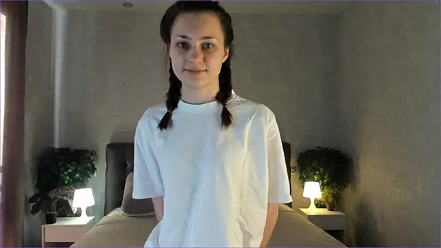 Snapshot of MauriceWireman chatting on 05-15-26, 02:35 MauriceWireman online show from 05-15-26, 02:35