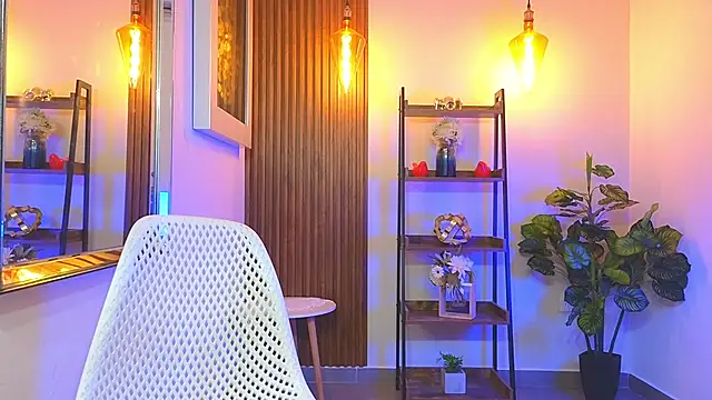 Snapshot of Cherry_Vixen_ chatting on 04-27-26, 06:17 Cherry Vixen online show from 04-27-26, 06:17