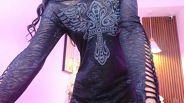 Snapshot of Cherry_Vixen_ chatting on 06-11-26, 06:17 Cherry Vixen online show from 06-11-26, 06:17