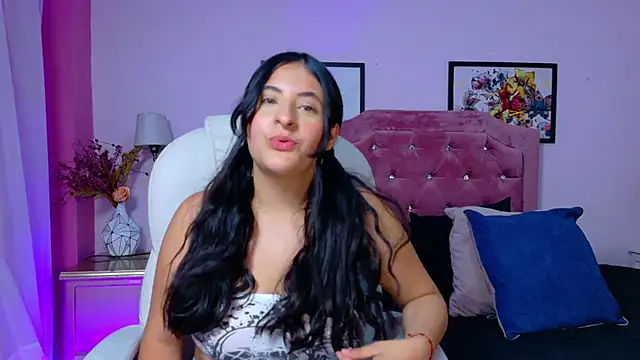Snapshot of Maggiee_1 chatting on 04-22-26, 07:26 Maggiee 1 online show from 04-22-26, 07:26