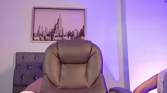 Snapshot of Maggiee_1 chatting on 04-25-26, 05:21 Maggiee 1 online show from 04-25-26, 05:21