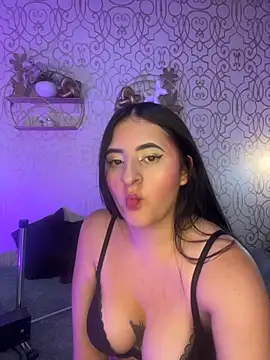 Snapshot of Maggiee_1 chatting on 06-10-26, 07:57 Maggiee 1 online show from 06-10-26, 07:57
