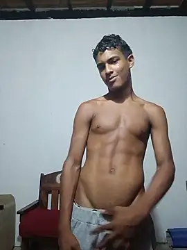 Snapshot of Brayam_30 chatting on 05-18-26, 04:07 Brayam 30 online show from 05-18-26, 04:07