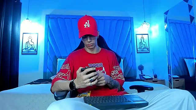 OliverThompsonJS online show from 07-25-26, 04:21