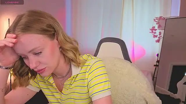 EvaHamilton online show from 07-14-26, 02:05