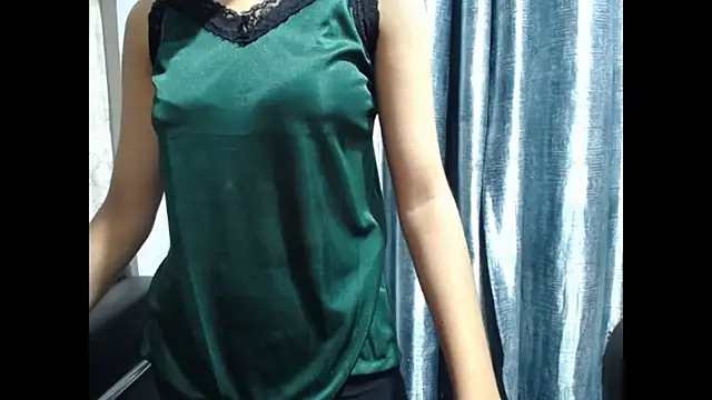Snapshot of Rasha_ chatting on 05-22-26, 05:51 Rasha online show from 05-22-26, 05:51